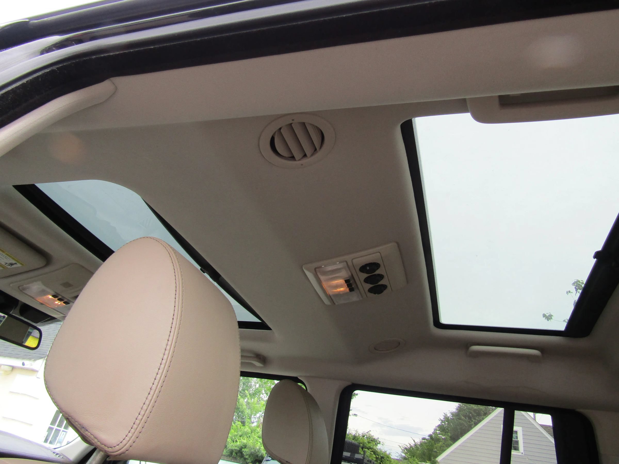 Used 2016 Land Rover LR4 HSE LUX AWD/4WD image 18