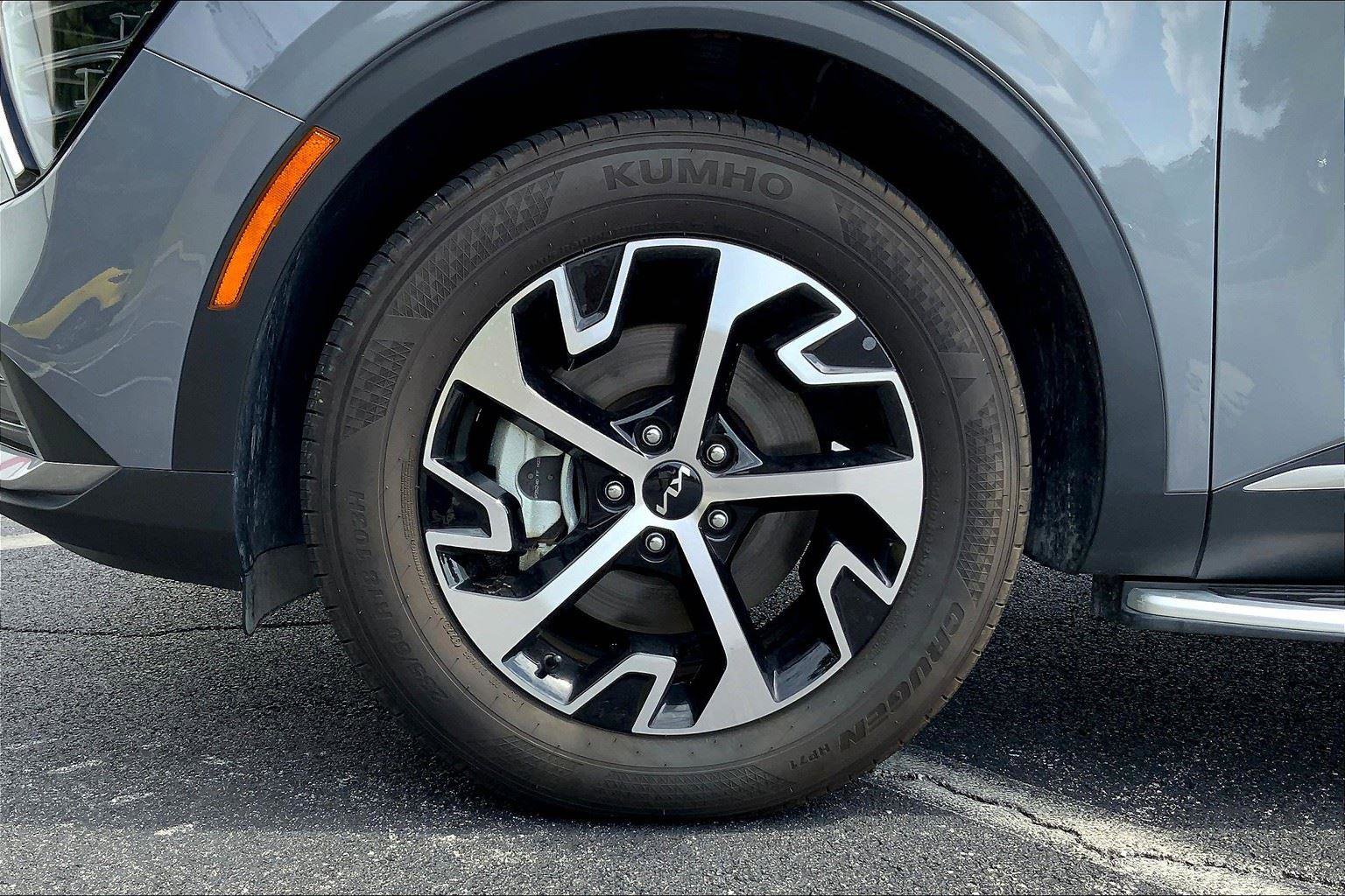 Used 2024 Kia Sportage EX image 8