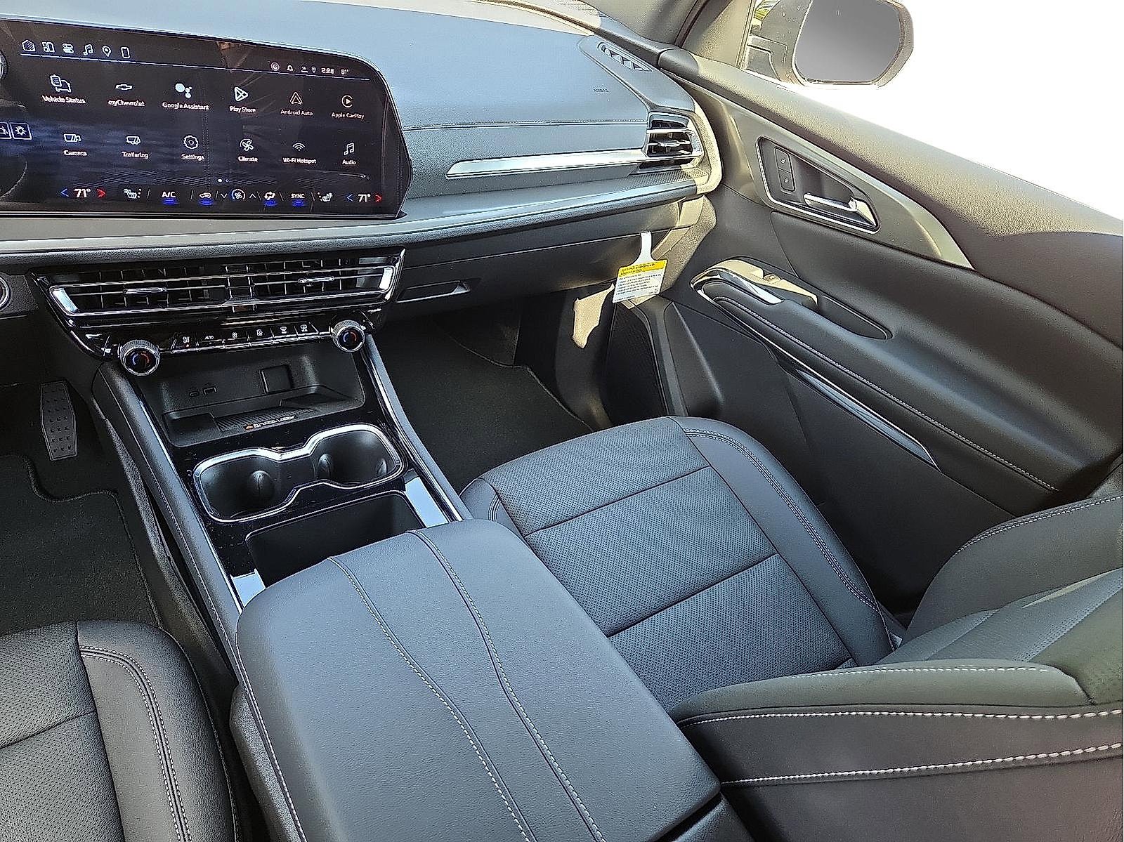New 2026 Chevrolet Traverse LT w/ Sun and Wheel Package image 13