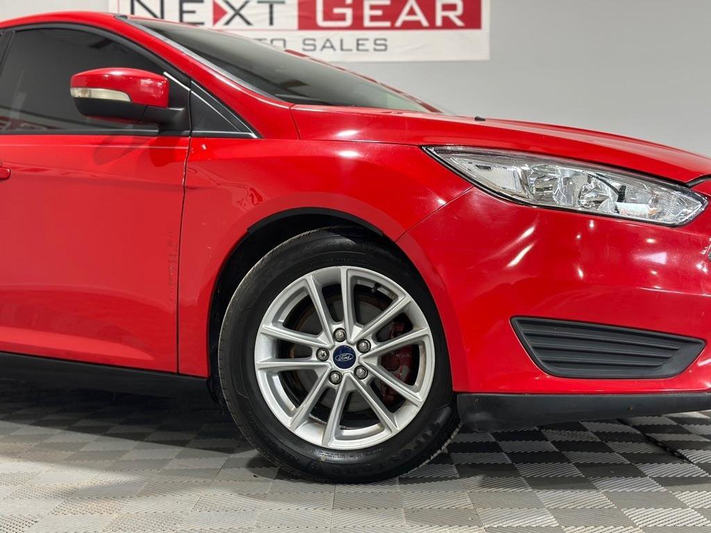 Used 2015 Ford Focus SE FWD image 4