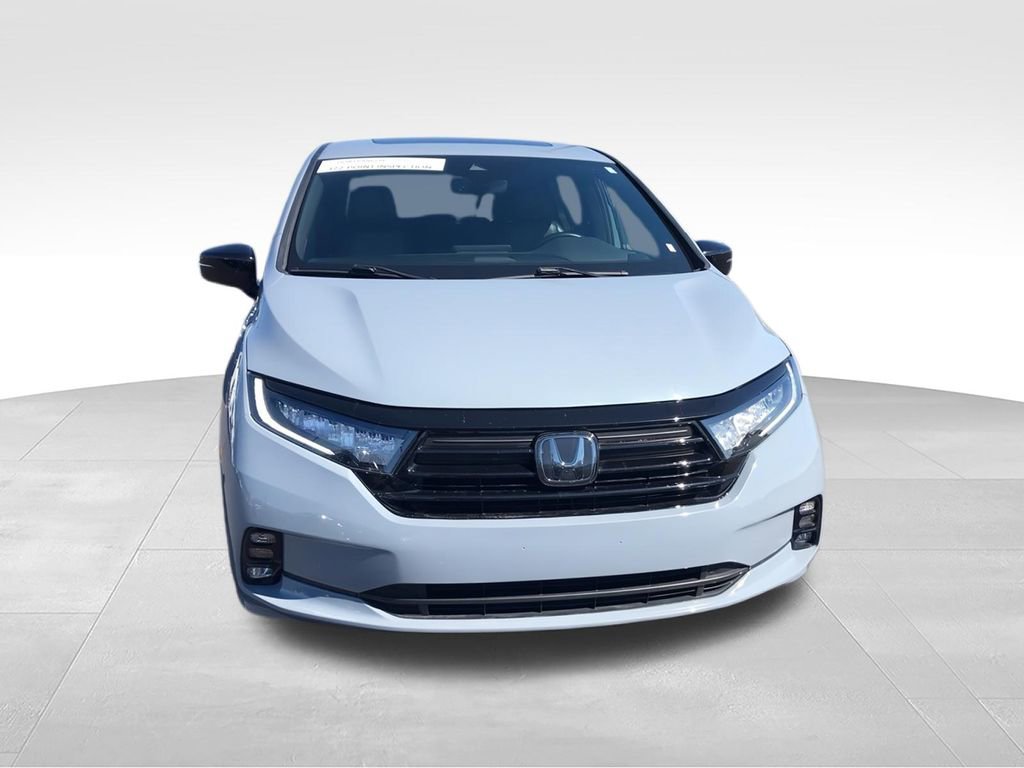 Used 2024 Honda Odyssey Sport image 3