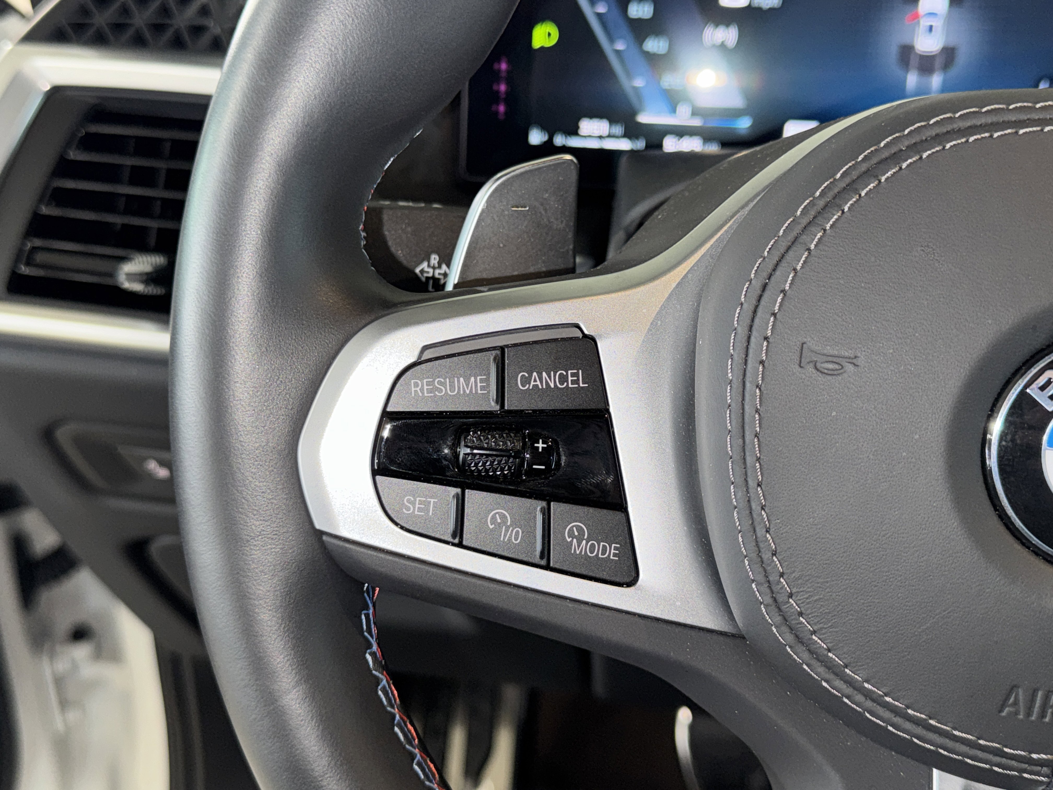 Used 2025 BMW X5 M60i image 22