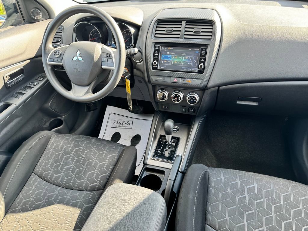 Used 2025 Mitsubishi Outlander Sport AWD image 12