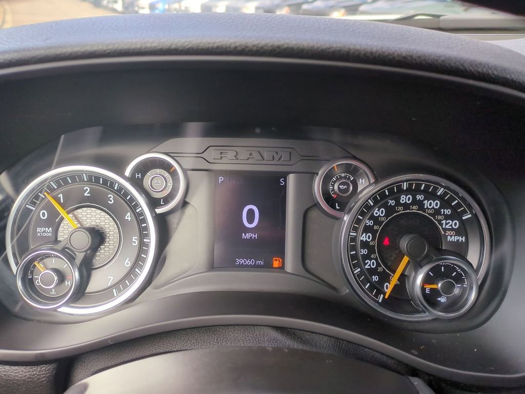 Used 2022 RAM 5500 Tradesman w/ Chrome Appearance Group image 18