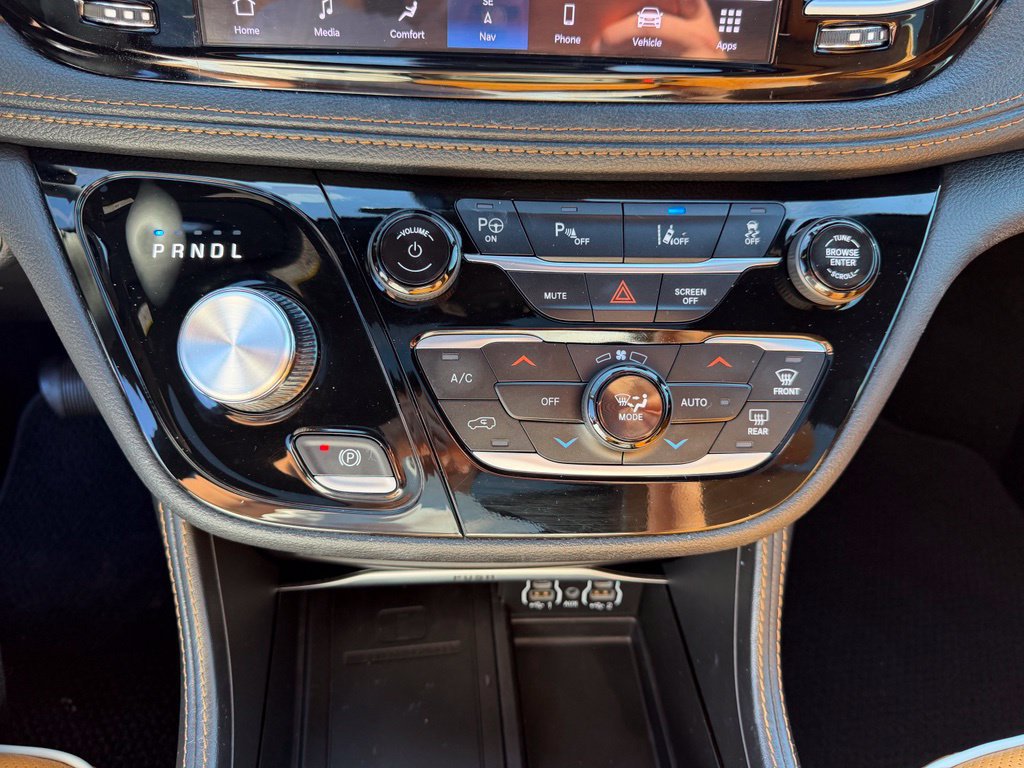 Used 2023 Chrysler Pacifica Pinnacle FWD image 25