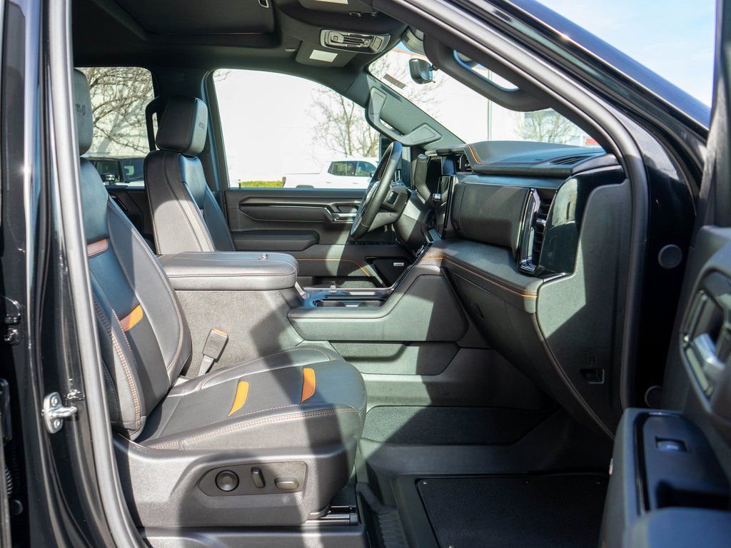 Used 2025 GMC Sierra 3500 AT4 w/ Technology Package image 10