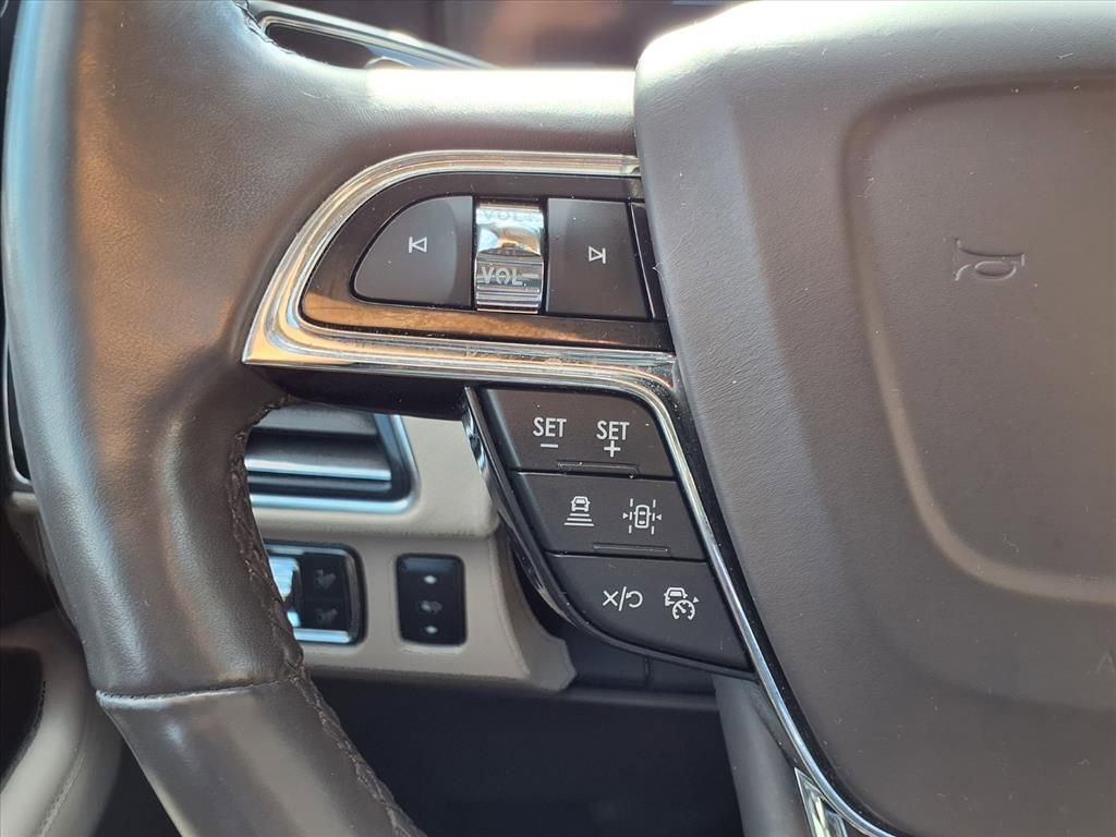 Used 2022 Lincoln Navigator L Reserve AWD/4WD image 16