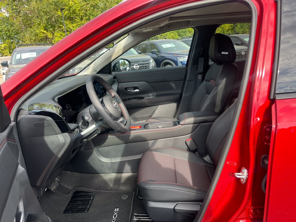 New 2027 Nissan Kicks SR w/ SR Premium Package FWD image 27