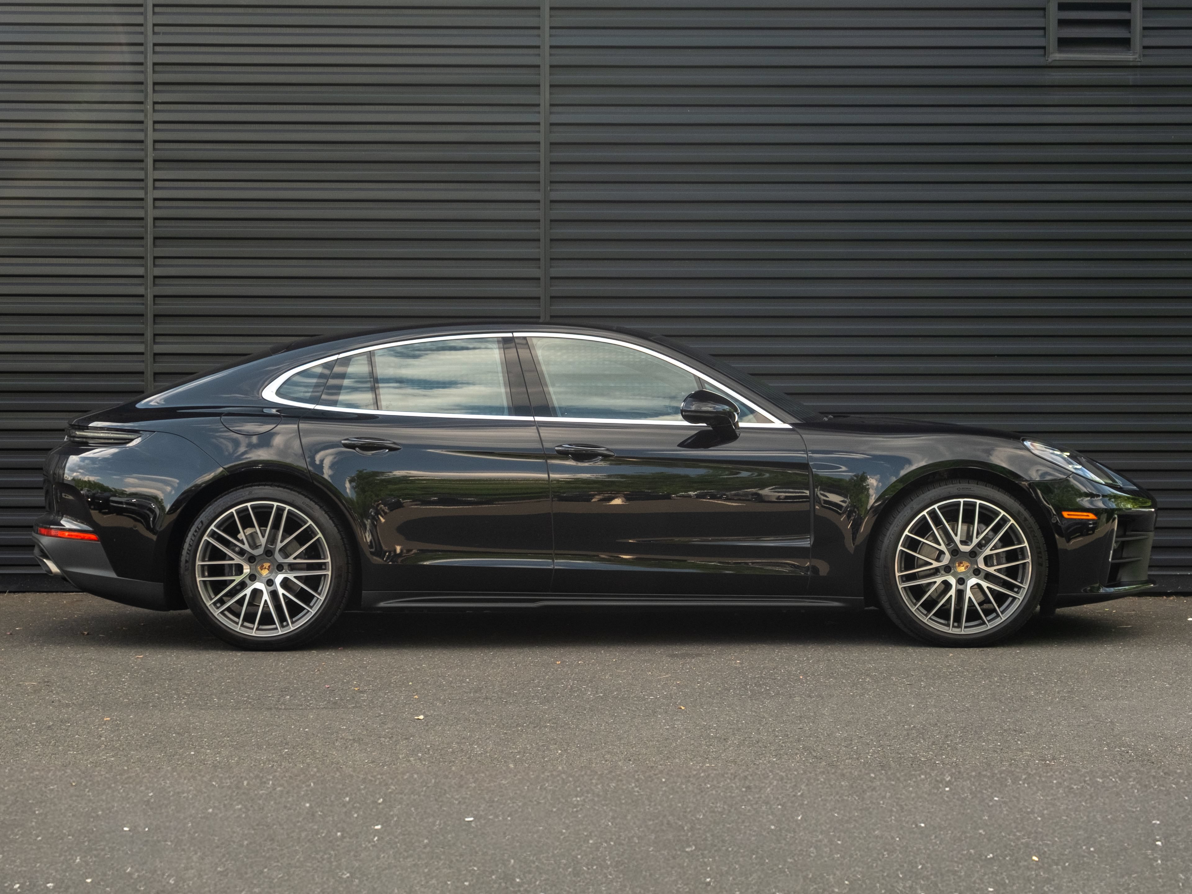 Certified 2024 Porsche Panamera 4 AWD/4WD image 9