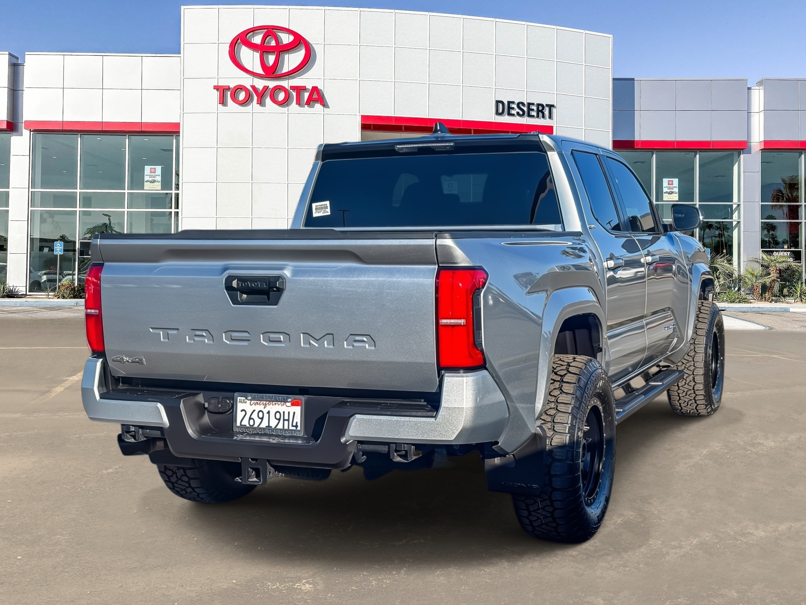Used 2025 Toyota Tacoma SR5 AWD/4WD image 7