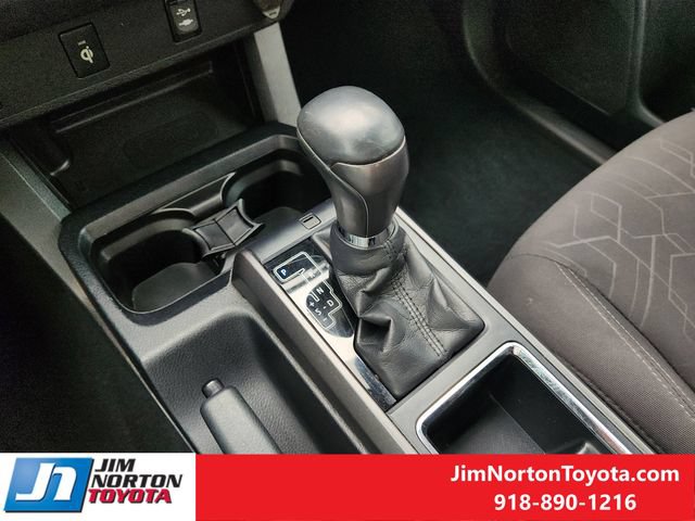 Used 2017 Toyota Tacoma TRD Sport w/ Tow Package RWD image 21