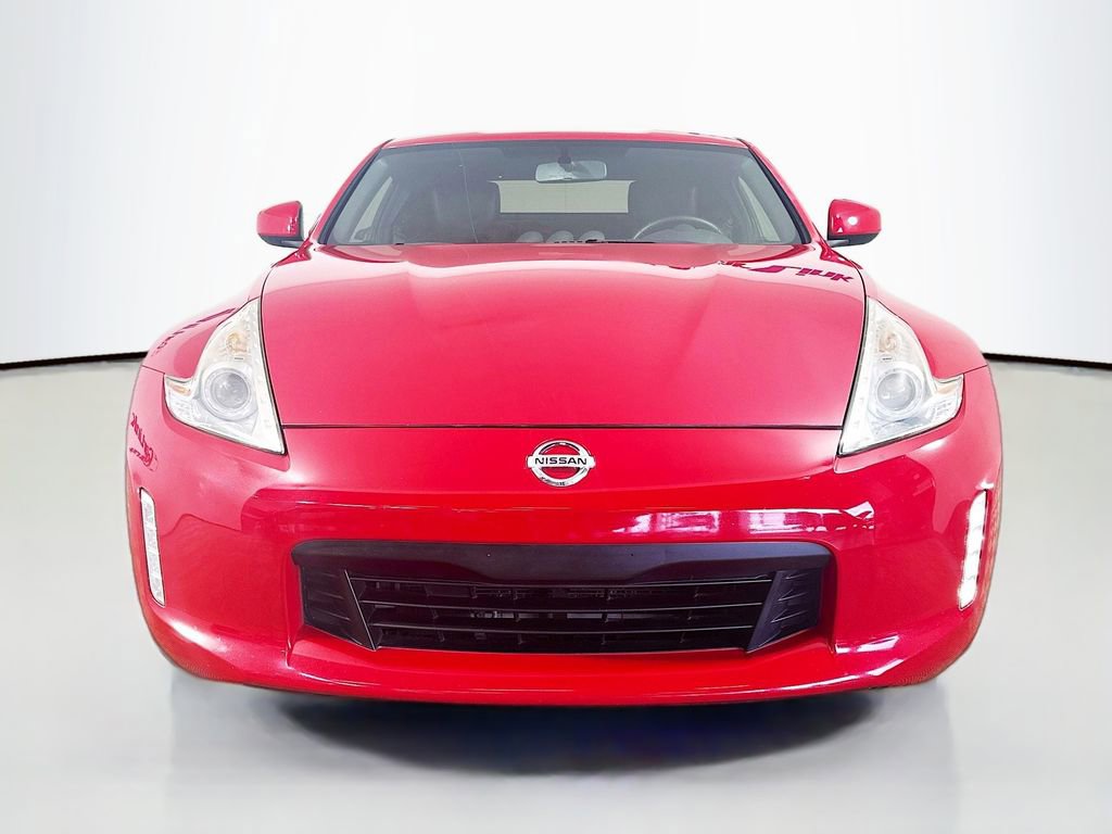 Used 2016 Nissan 370Z Coupe RWD image 2