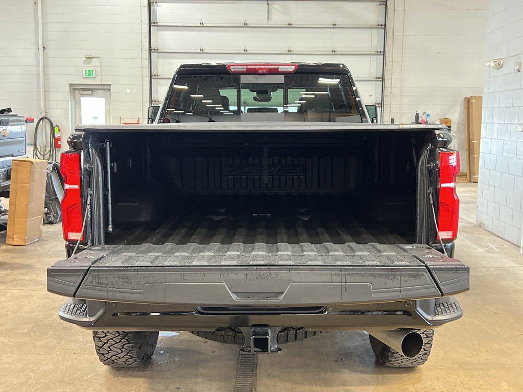 Used 2024 Chevrolet Silverado 2500 ZR2 w/ Technology Package image 43
