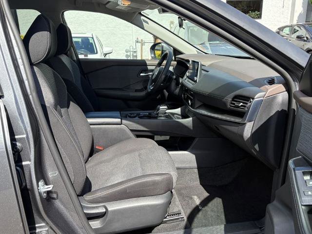 Certified 2023 Nissan Rogue SV image 25