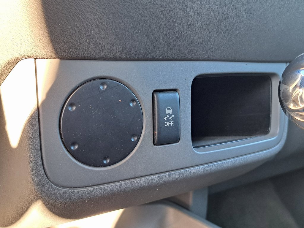 Used 2016 Nissan Frontier SV image 15