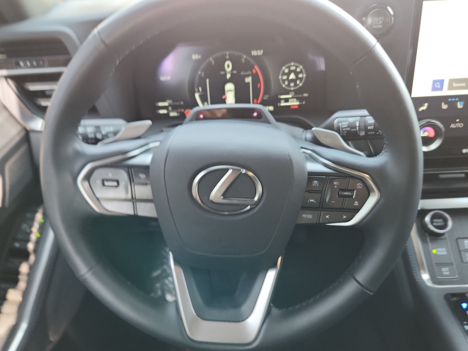 Used 2026 Lexus GX 550 w/ Accessory Package (2T) AWD/4WD image 9