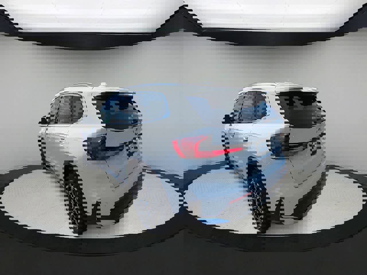 Used 2025 BMW X1 xDrive28i w/ Technology Package image 6