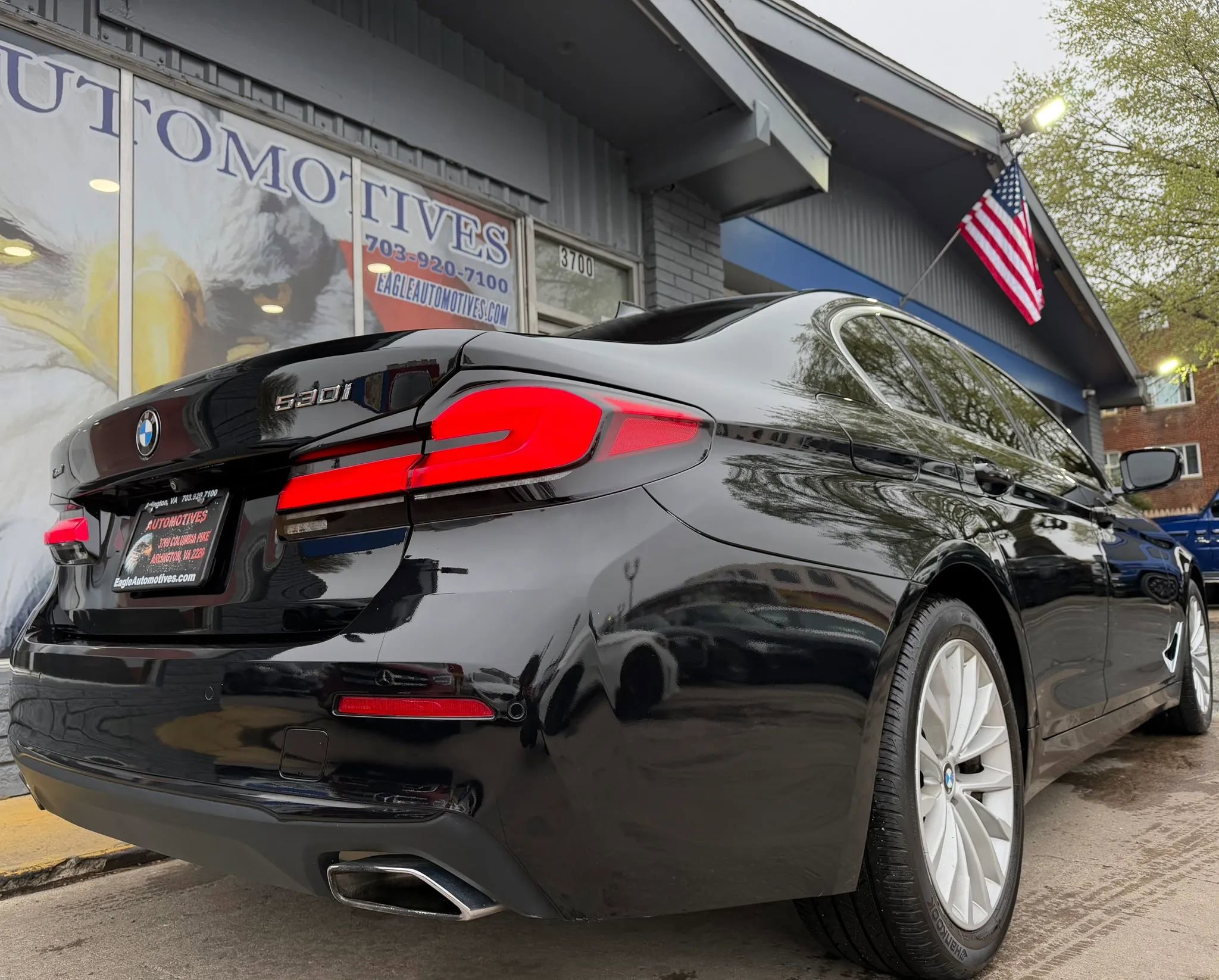 Used 2021 BMW 530i xDrive w/ Convenience Package image 3