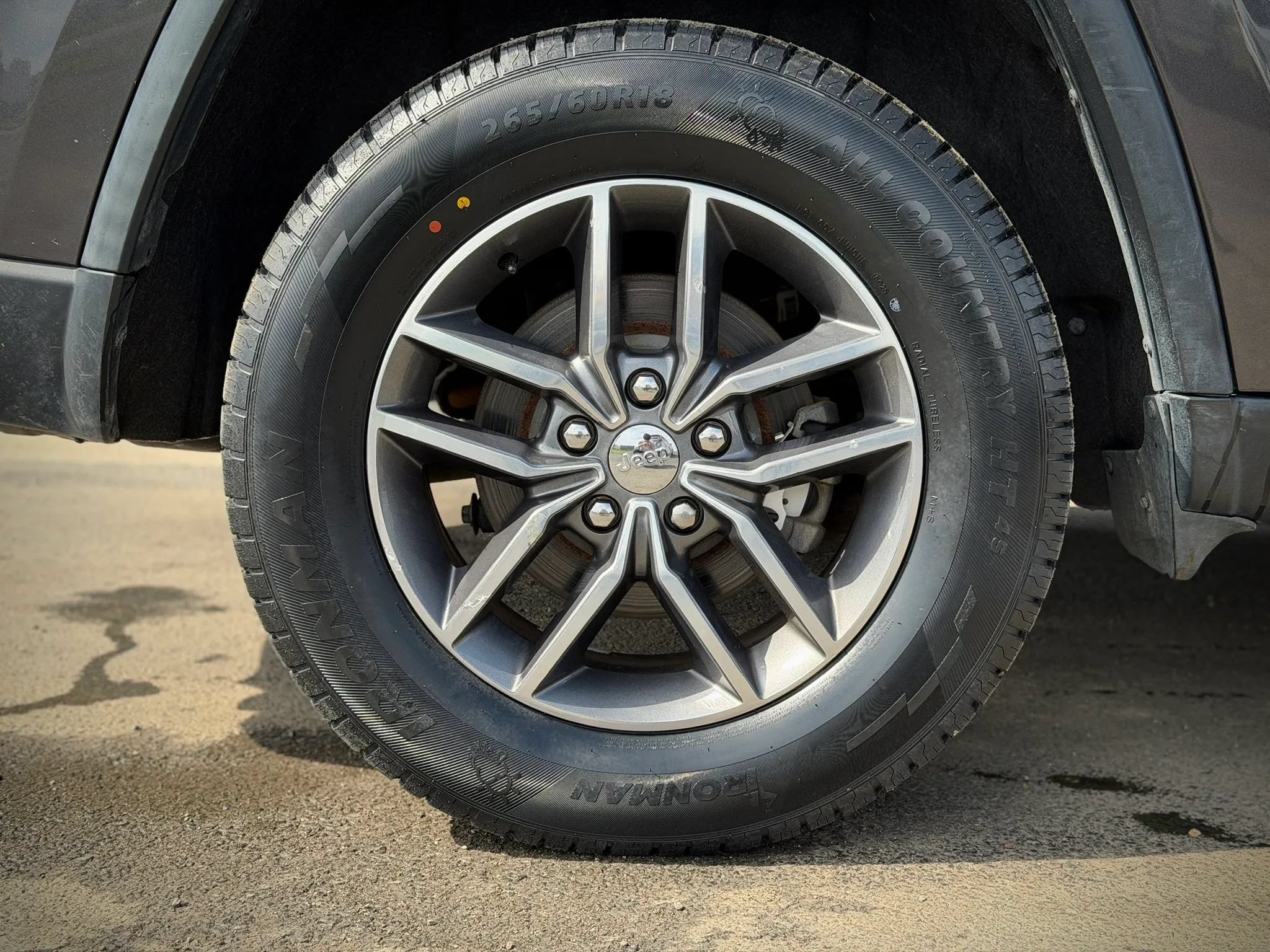Used 2018 Jeep Grand Cherokee Limited AWD/4WD image 26
