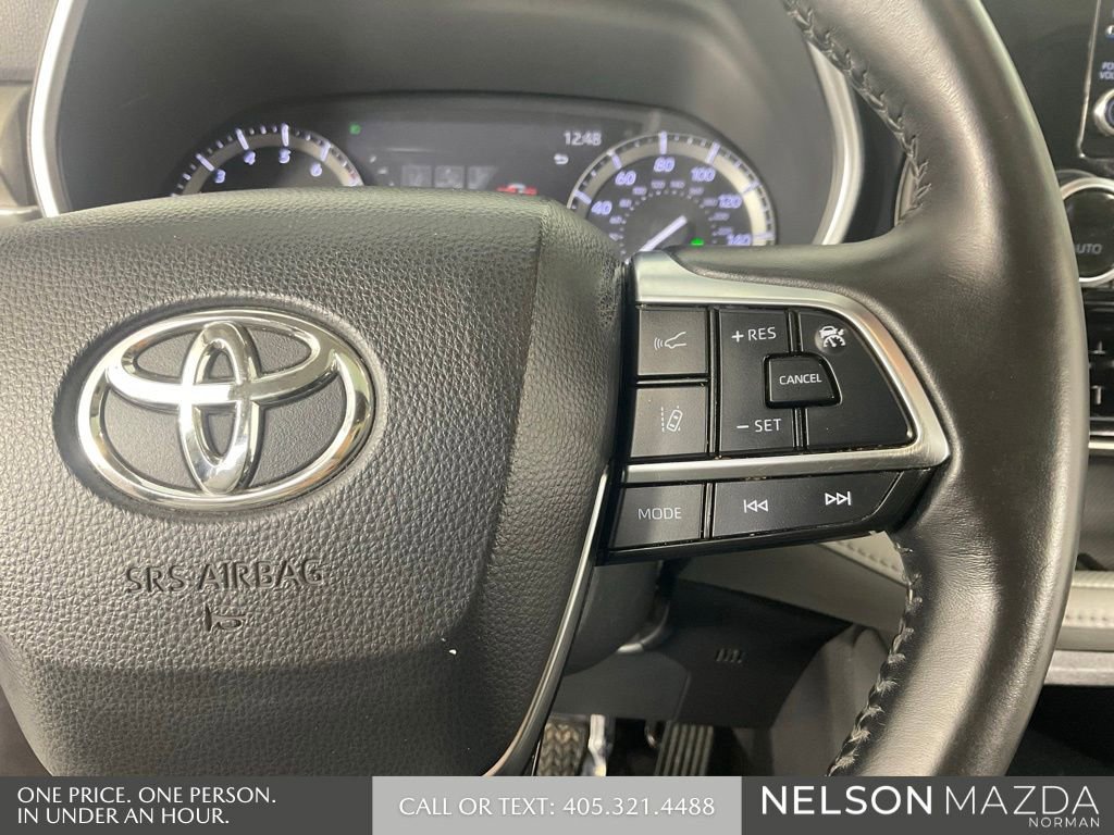 Used 2020 Toyota Highlander XLE AWD/4WD image 48