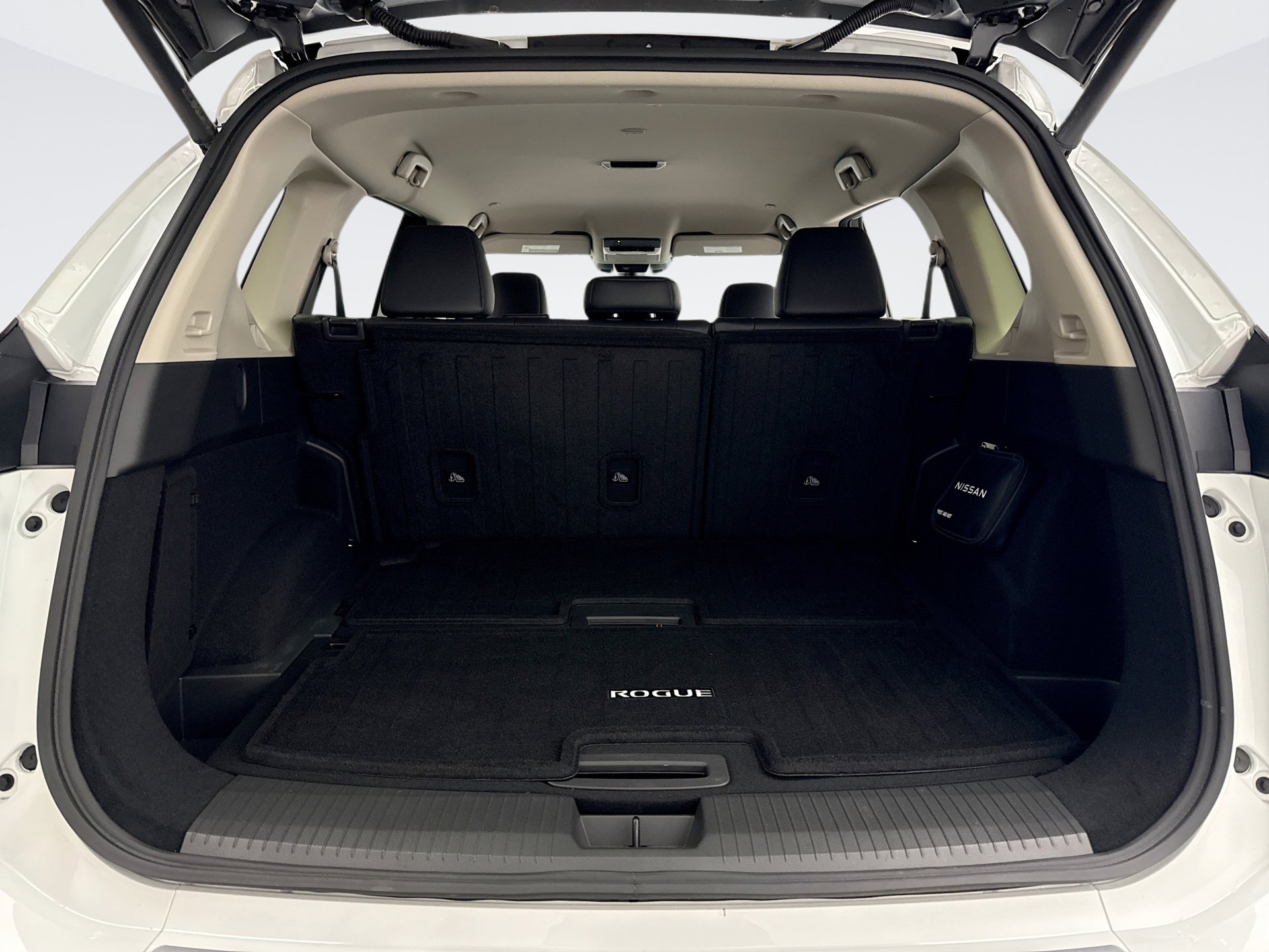 Used 2025 Nissan Rogue SL image 19