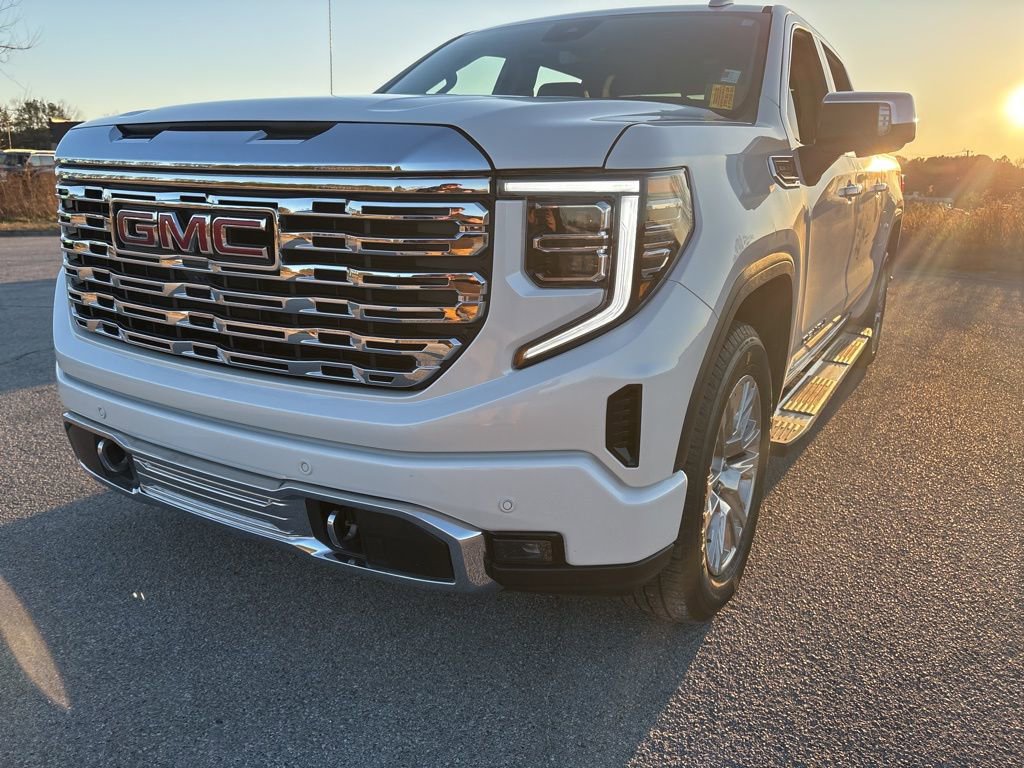 Used 2024 GMC Sierra 1500 Denali w/ Technology Package image 9