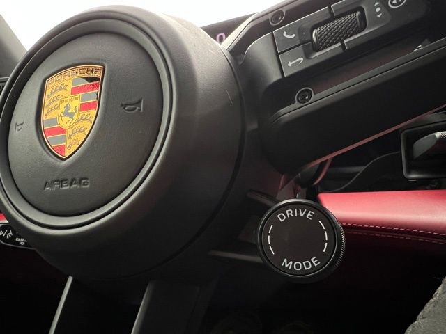 Used 2020 Porsche Taycan 4S image 31