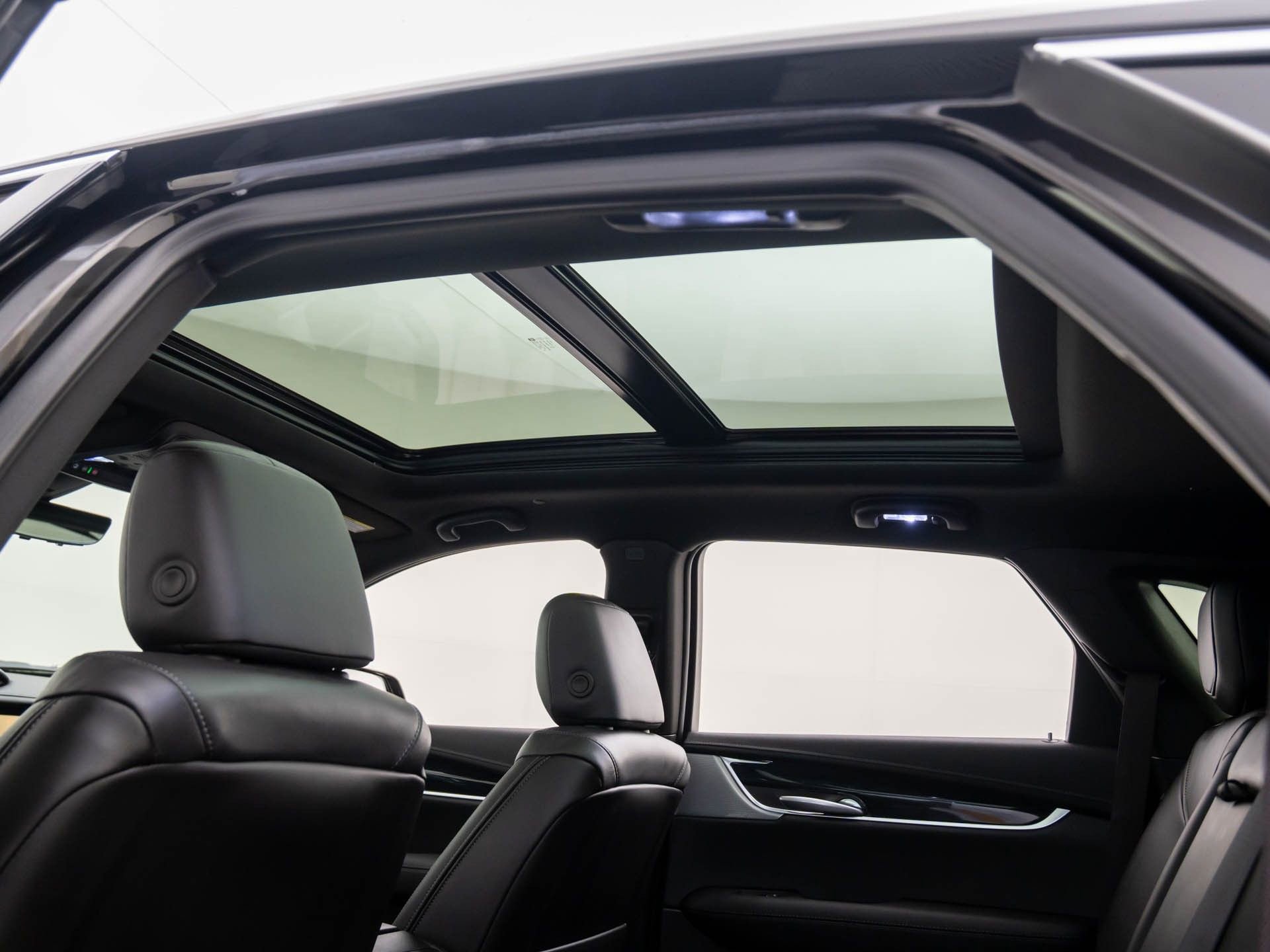 New 2025 Cadillac XT5 Premium Luxury image 11