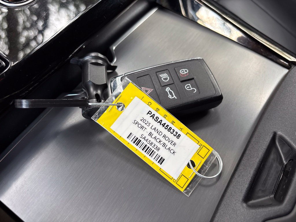 Used 2025 Land Rover Range Rover Sport SE AWD/4WD image 37