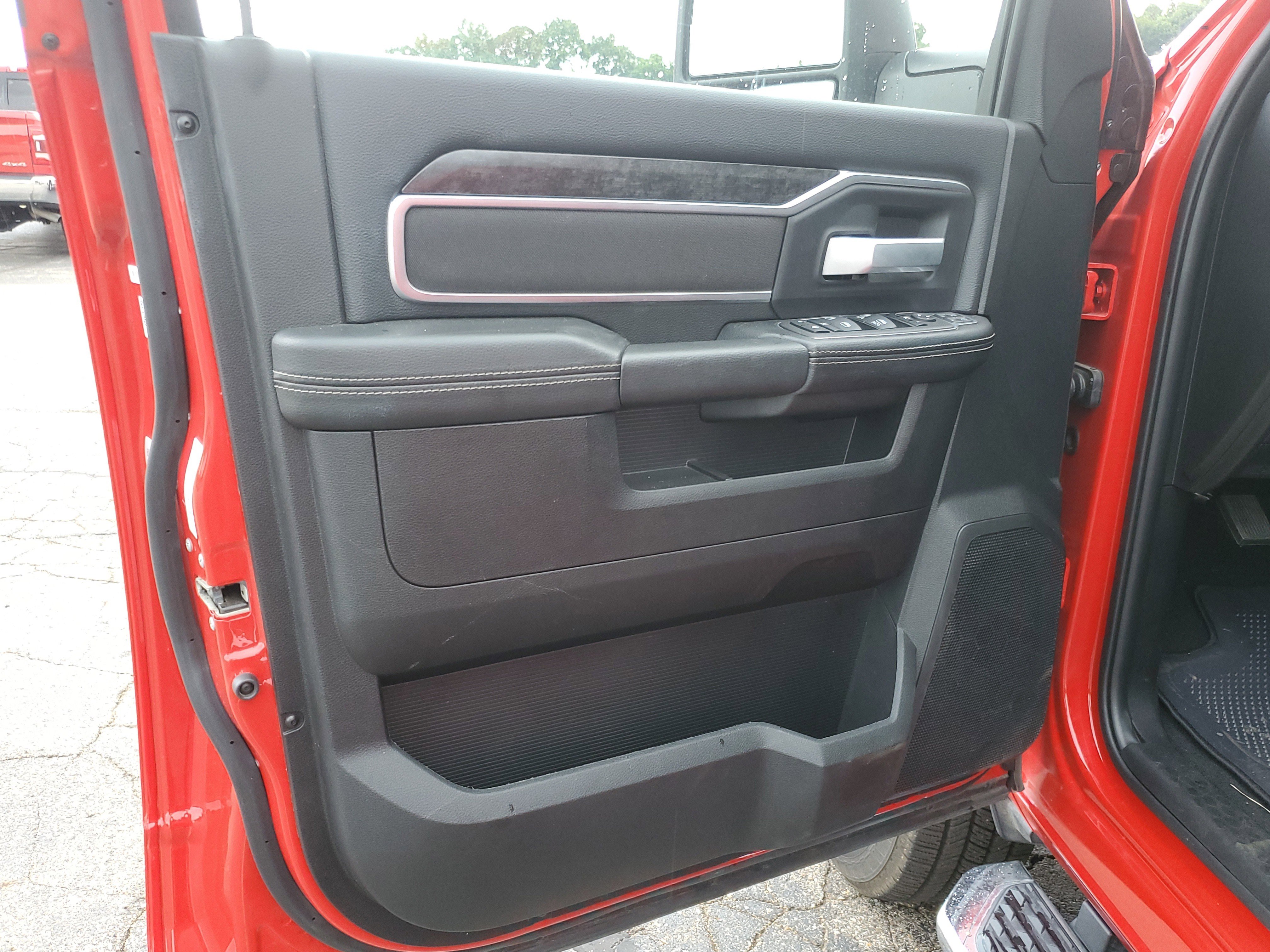 Used 2024 RAM 2500 Big Horn w/ Safety Group image 6