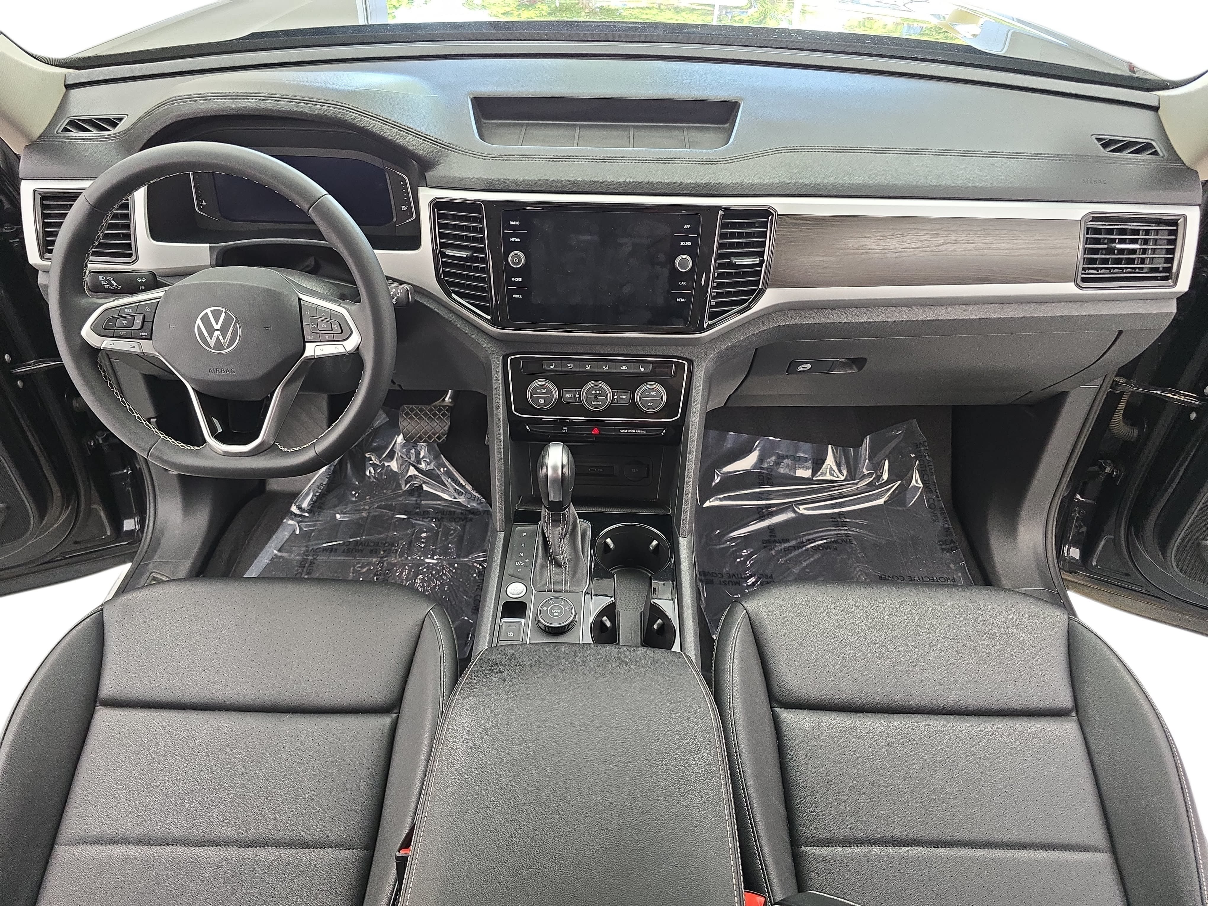 Certified 2023 Volkswagen Atlas SE w/ Black Wheel Package AWD/4WD image 9
