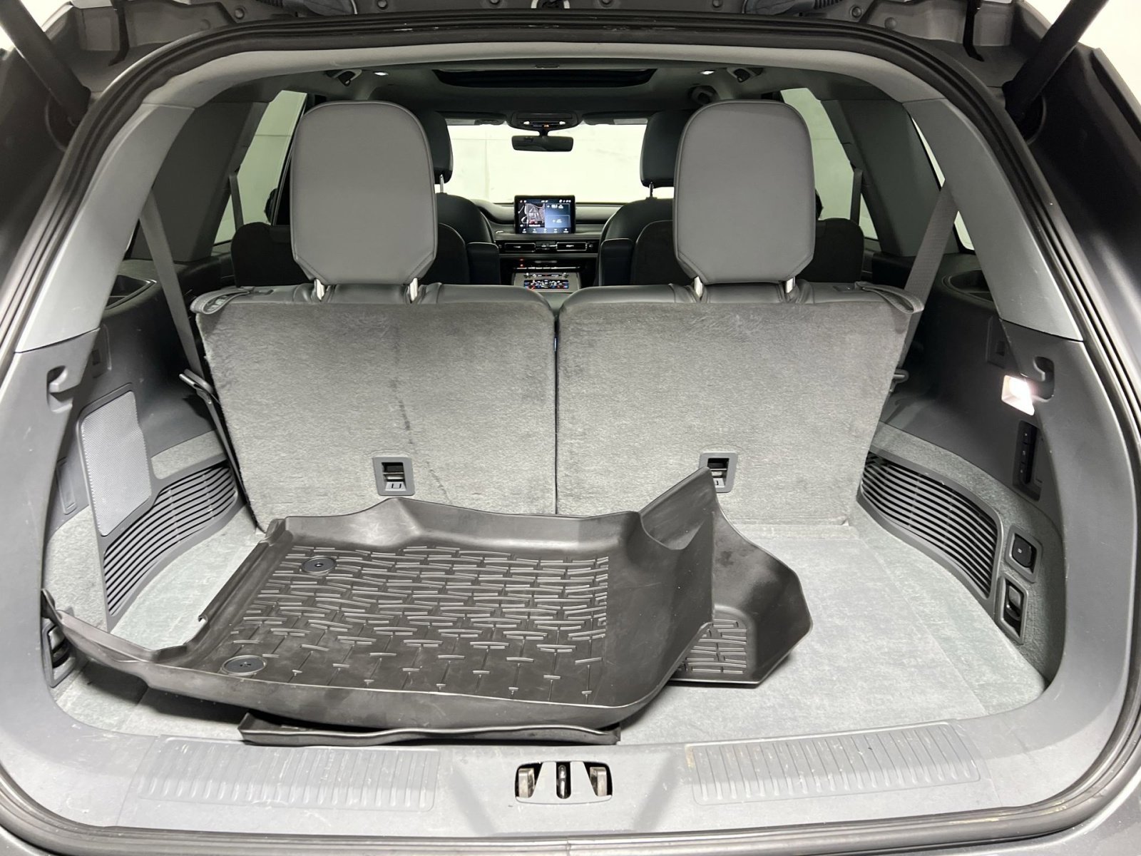 Used 2021 Lincoln Aviator Reserve w/ Equipment Group 208A image 27