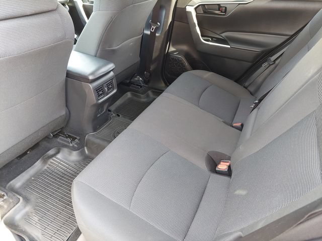 Certified 2022 Toyota RAV4 LE AWD/4WD image 16