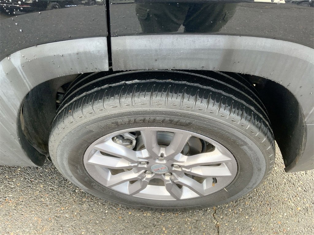 Used 2024 GMC Terrain SLT image 32