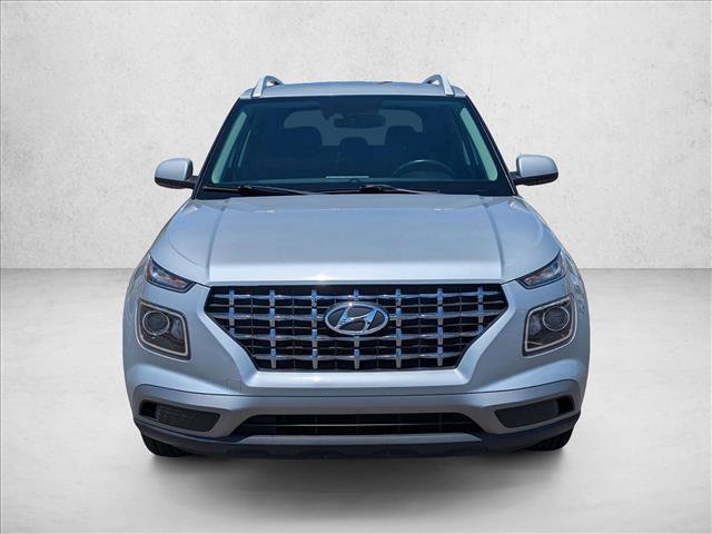 Used 2022 Hyundai Venue SEL FWD image 2