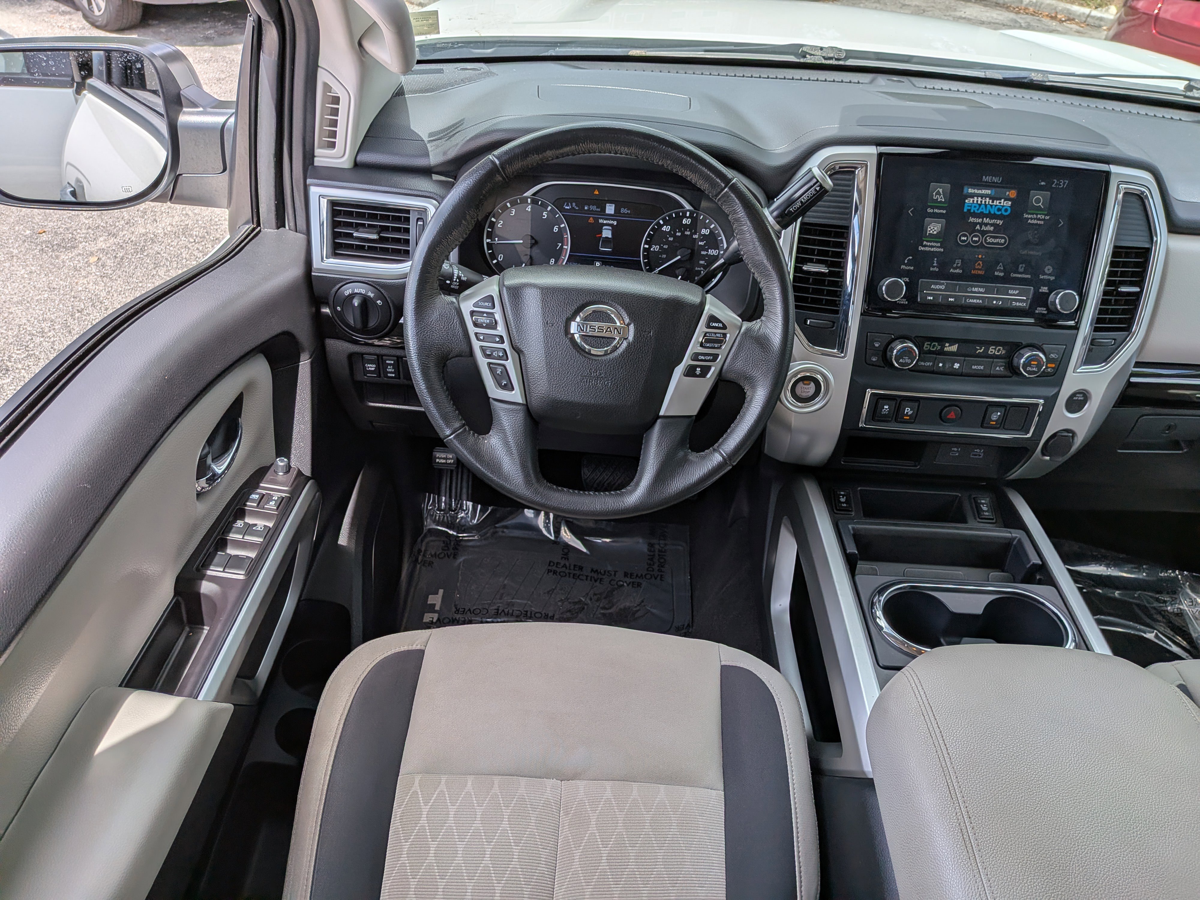 Used 2021 Nissan Titan SV w/ SV Convenience Package image 17