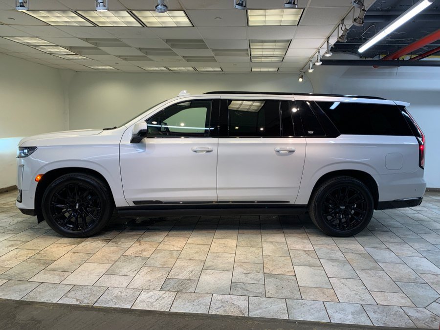 Used 2022 Cadillac Escalade ESV Sport w/ Touring Package AWD/4WD image 6
