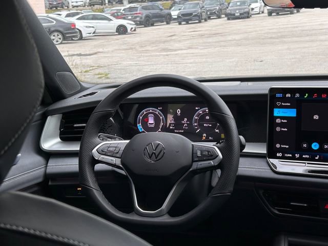 New 2026 Volkswagen Tiguan SE R-Line FWD image 14