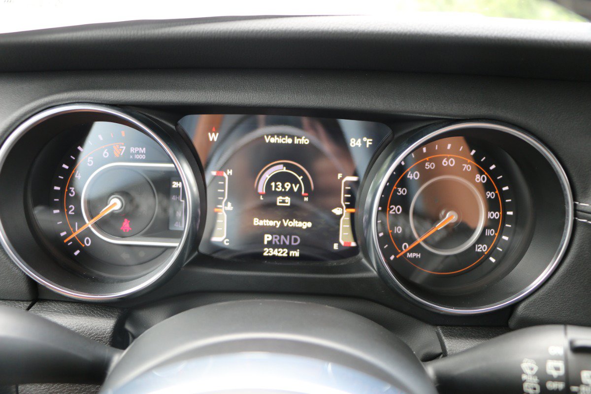 Used 2022 Jeep Wrangler Unlimited Sahara AWD/4WD image 26