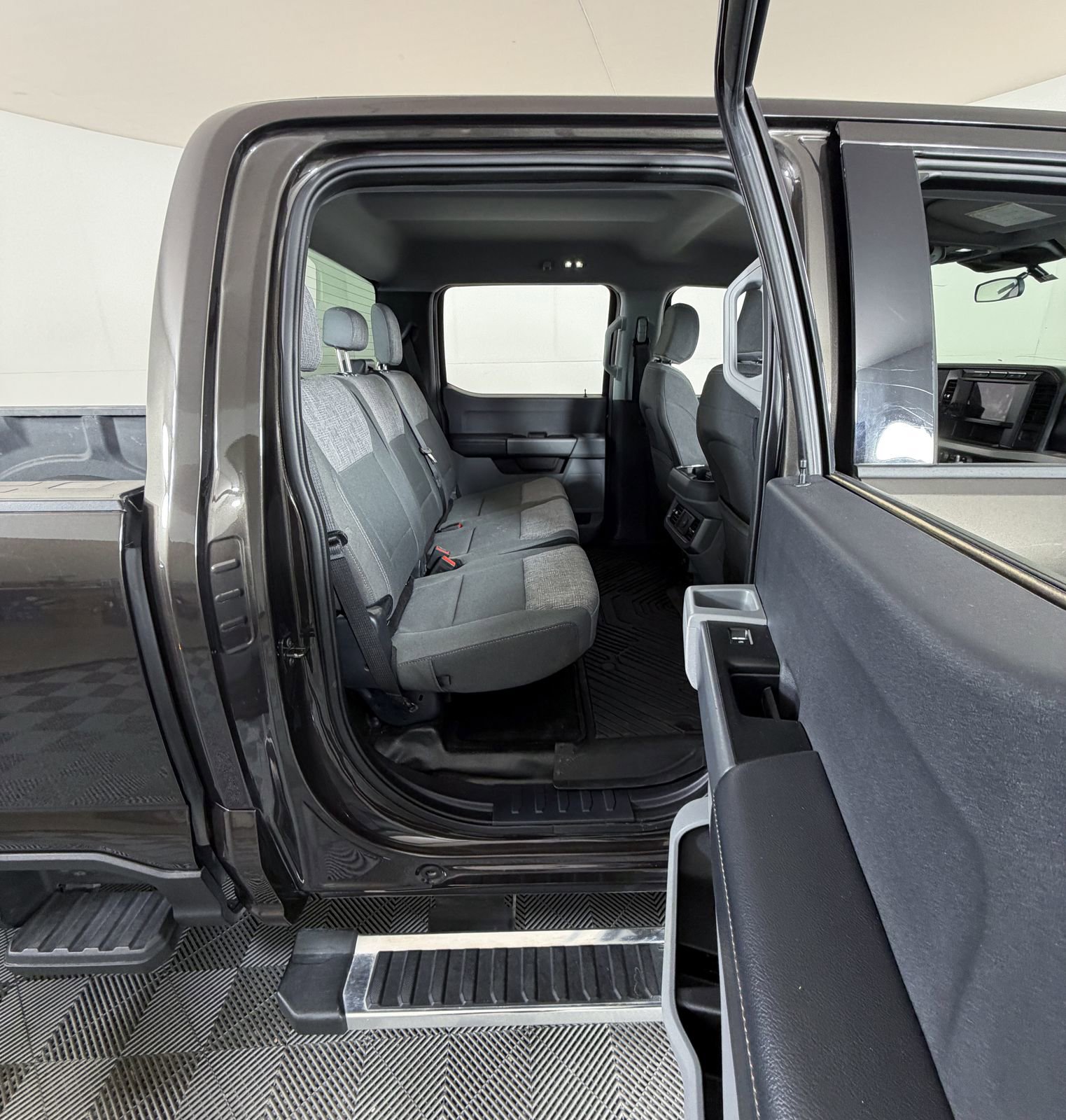 Used 2024 Ford F350 XLT w/ FX4 Off-Road Package AWD/4WD image 5