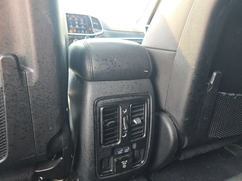 Used 2020 Jeep Grand Cherokee Limited w/ Premium Lighting Group AWD/4WD image 27