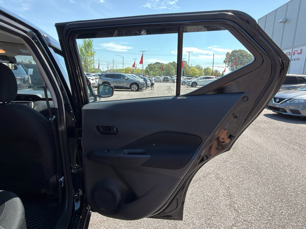 Certified 2025 Nissan Kicks Play S image 17
