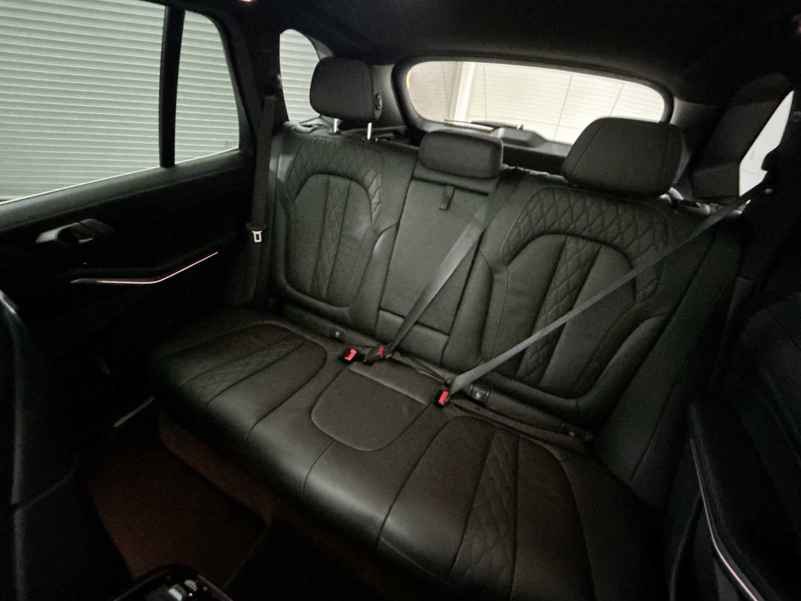 Used 2025 BMW X5 xDrive50e image 25