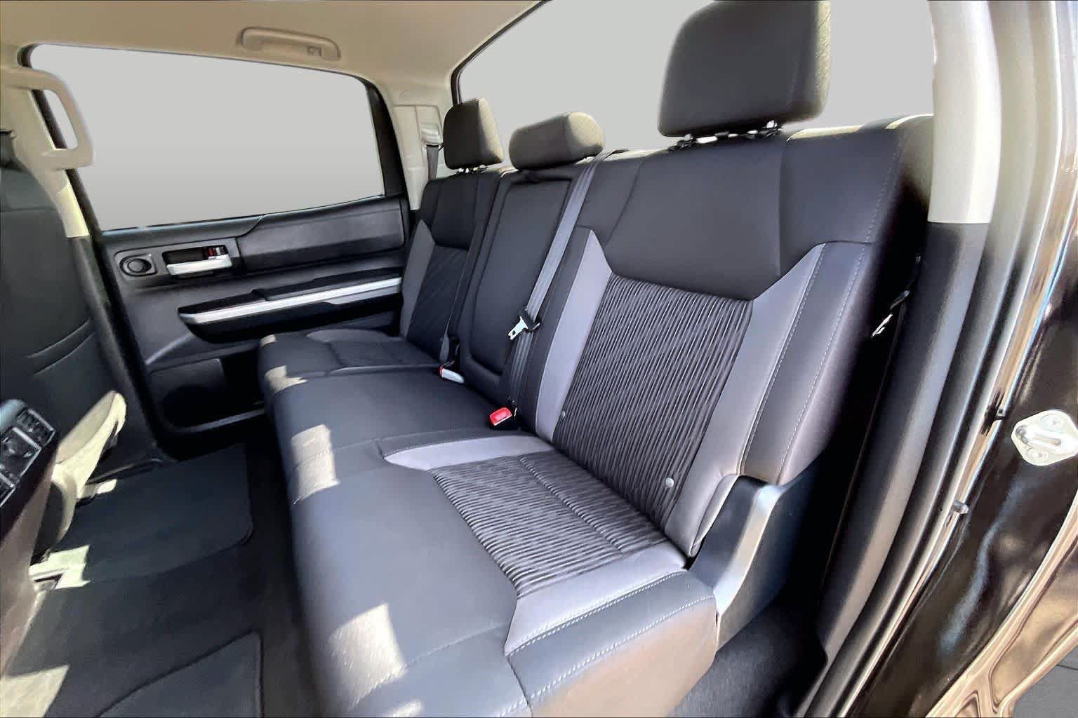 Used 2016 Toyota Tundra SR5 w/ SR5 Upgrade Package RWD image 19