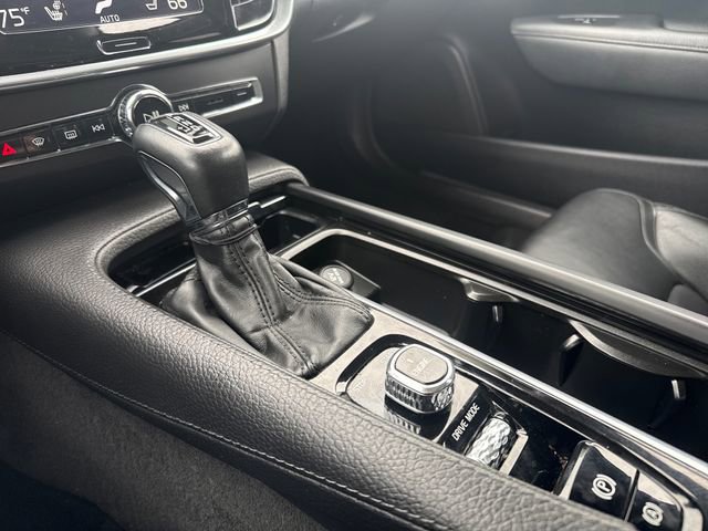 Used 2017 Volvo V90 T6 Cross Country image 31