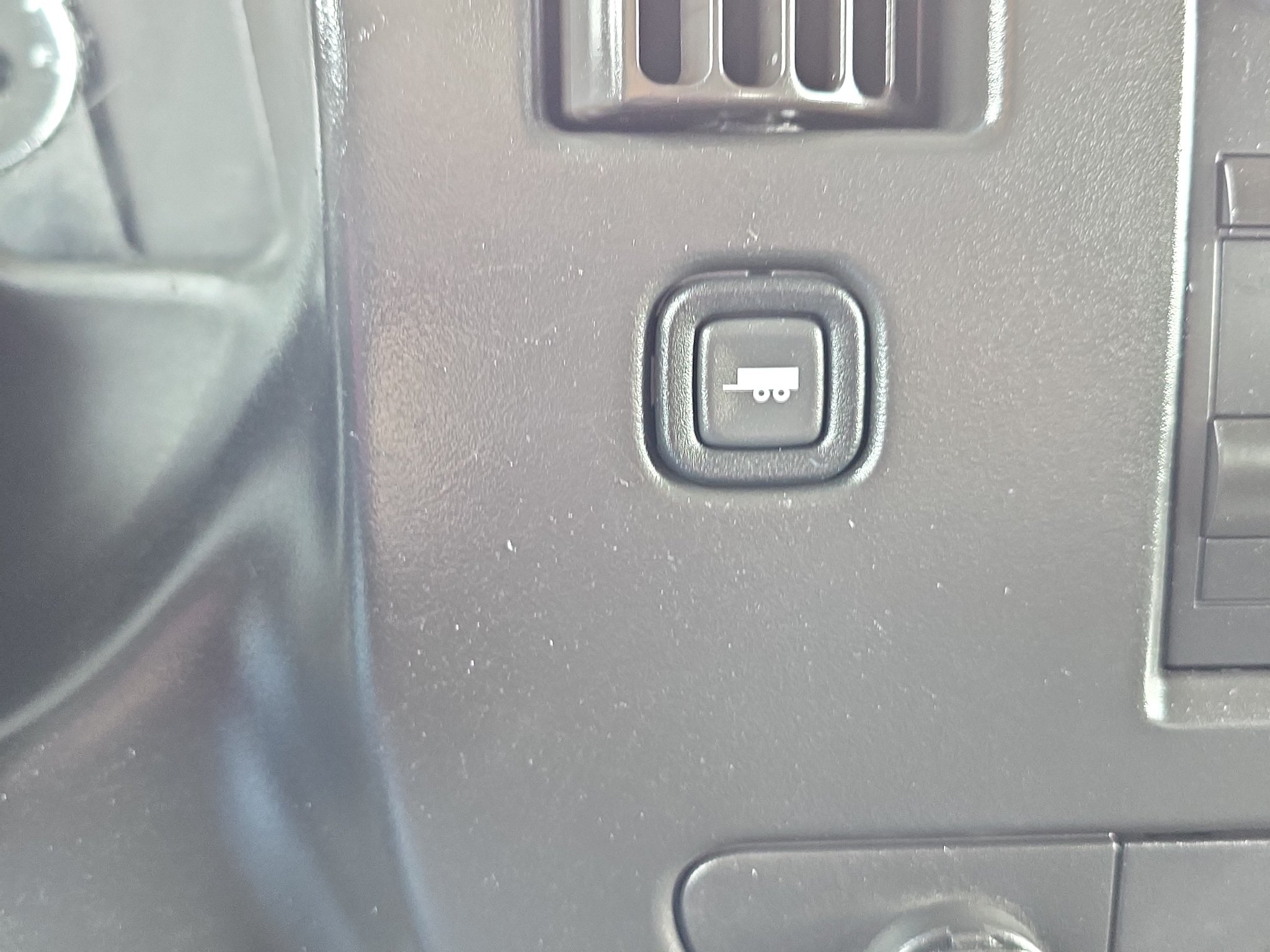 Used 2018 Chevrolet Express 2500 w/ Driver Convenience Package RWD image 28