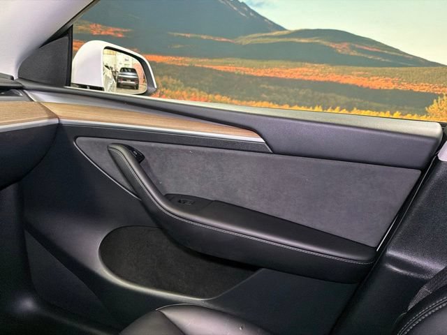 Used 2023 Tesla Model Y Long Range AWD/4WD image 31