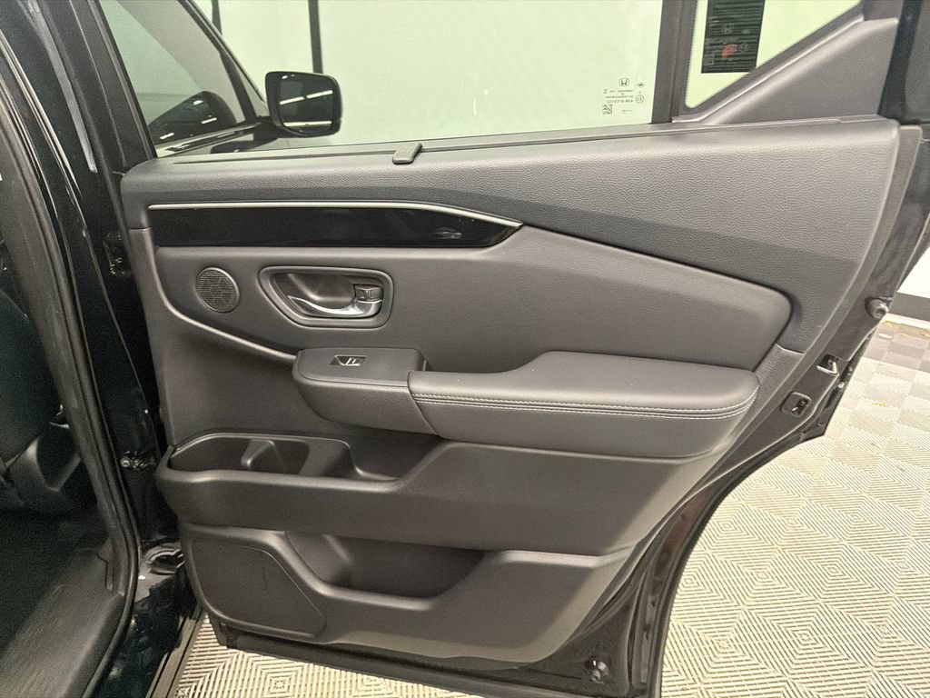 Used 2023 Honda Pilot EX-L image 18