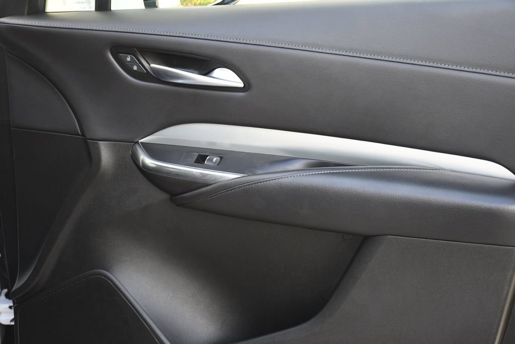 Used 2023 Cadillac XT4 Premium Luxury FWD image 30