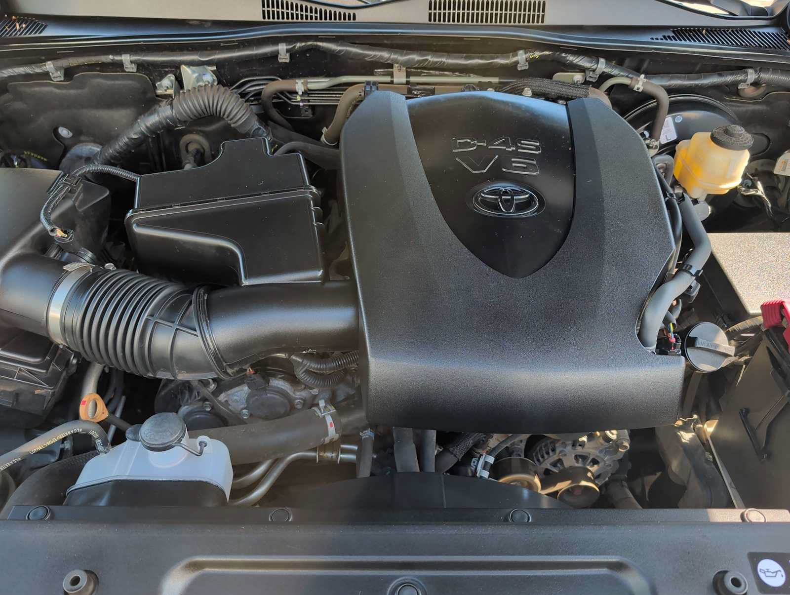 Used 2018 Toyota Tacoma TRD Sport RWD image 16